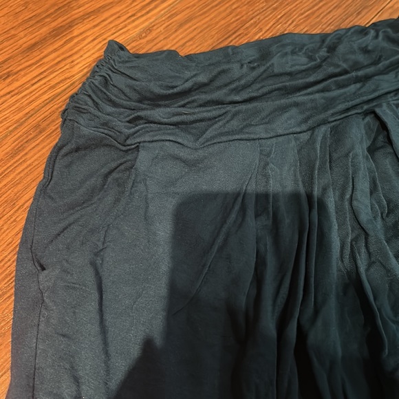 Venus stretchy skirts - Picture 2 of 3